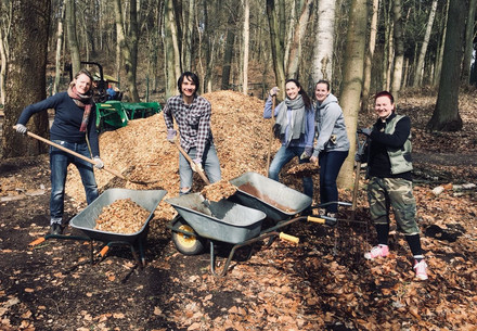 Volunteers at BEAR SANCTUARY Müritz